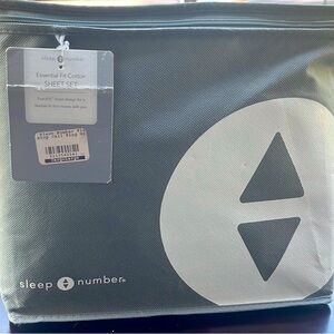 Brand new    Essential fit cotton SHEET SET California King.